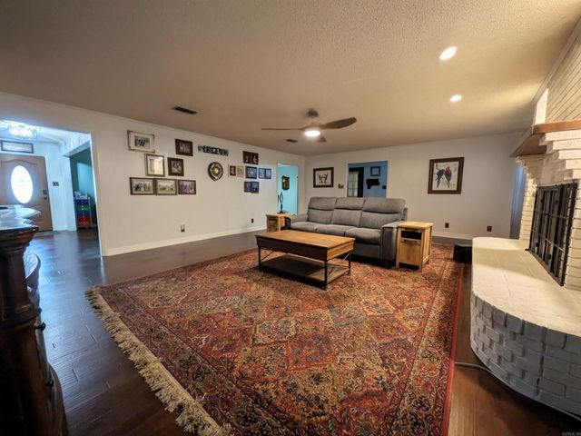 1098 Quapaw, Camden, AR 71701