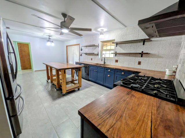 1098 Quapaw, Camden, AR 71701
