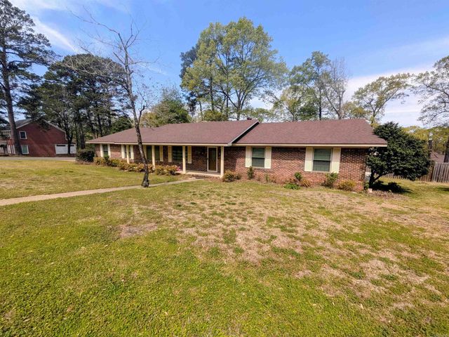 1098 Quapaw, Camden, AR 71701