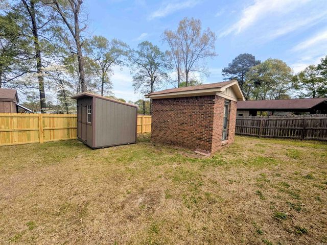 1098 Quapaw, Camden, AR 71701