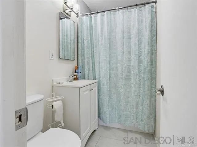 9462 Doheny Rd., Santee, CA 92071