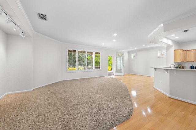 7072 Stagecoach Cir, Roseville, CA 95747