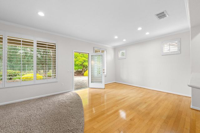 7072 Stagecoach Cir, Roseville, CA 95747