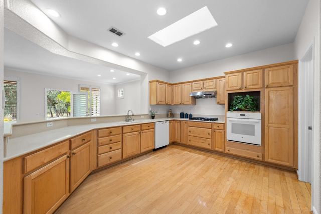 7072 Stagecoach Cir, Roseville, CA 95747