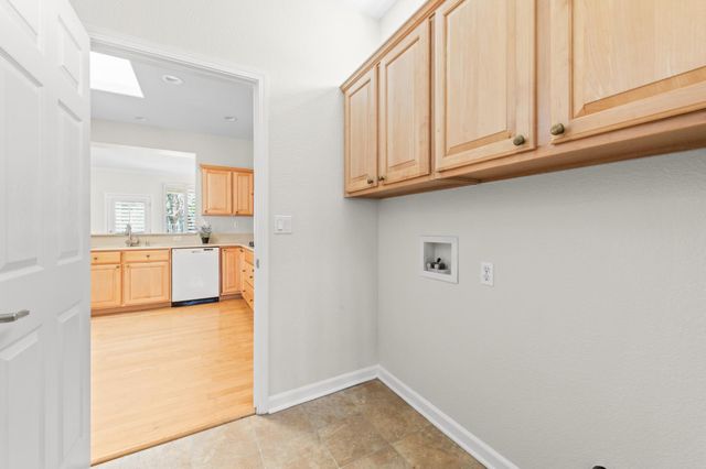 7072 Stagecoach Cir, Roseville, CA 95747