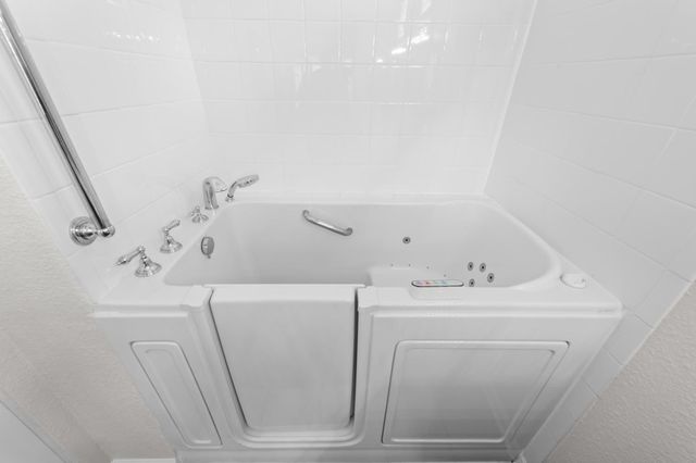 7072 Stagecoach Cir, Roseville, CA 95747