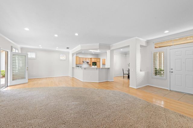 7072 Stagecoach Cir, Roseville, CA 95747