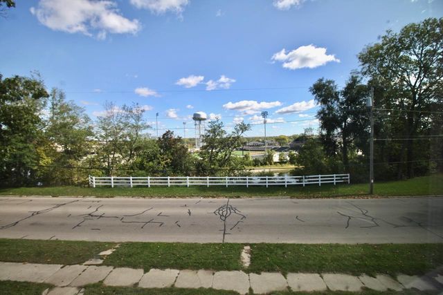 302-304 Bluff Street, Beloit, WI 53511