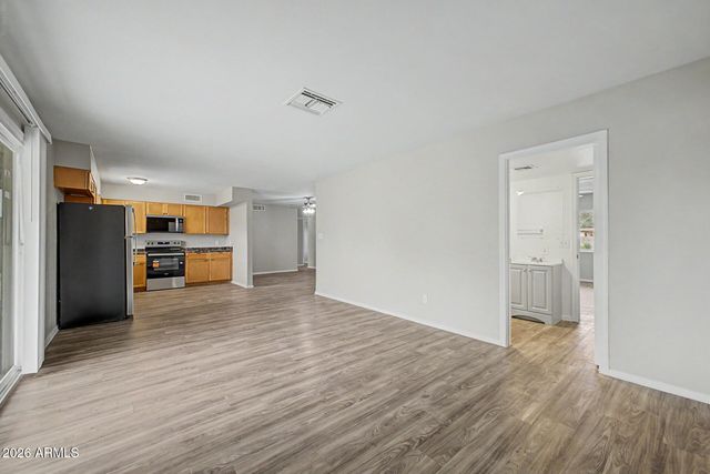 8102 W Heatherbrae Drive, Phoenix, AZ 85033