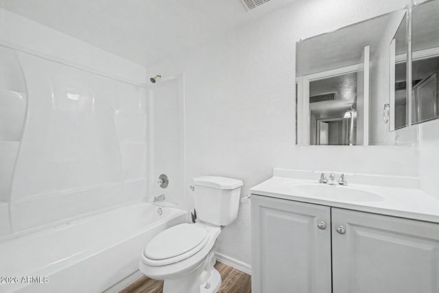 8102 W Heatherbrae Drive, Phoenix, AZ 85033