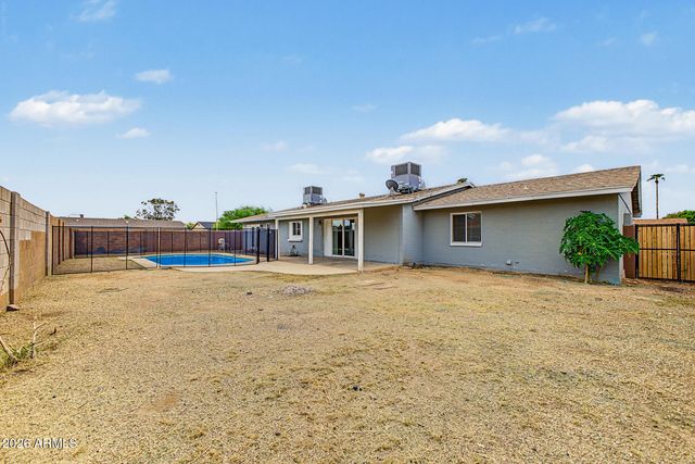 8102 W Heatherbrae Drive, Phoenix, AZ 85033