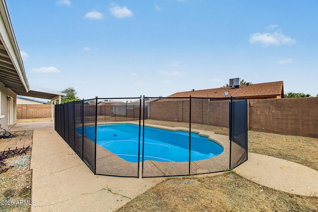 8102 W Heatherbrae Drive, Phoenix, AZ 85033