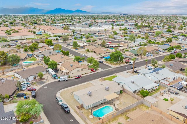8102 W Heatherbrae Drive, Phoenix, AZ 85033