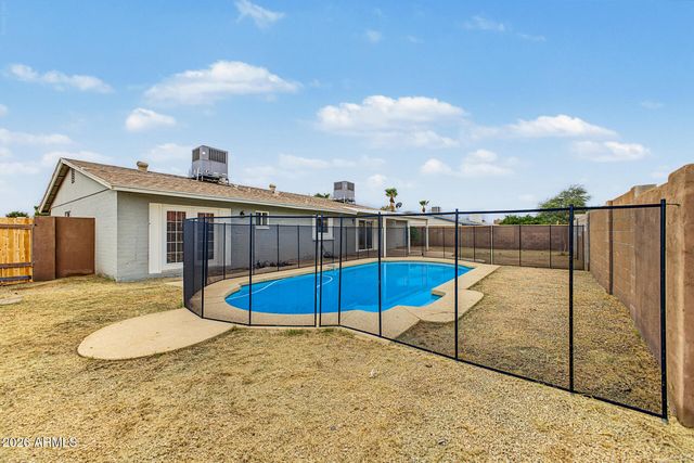 8102 W Heatherbrae Drive, Phoenix, AZ 85033