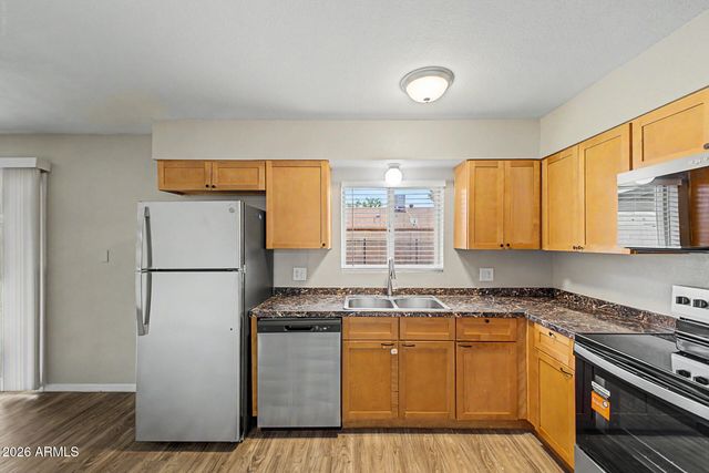 8102 W Heatherbrae Drive, Phoenix, AZ 85033