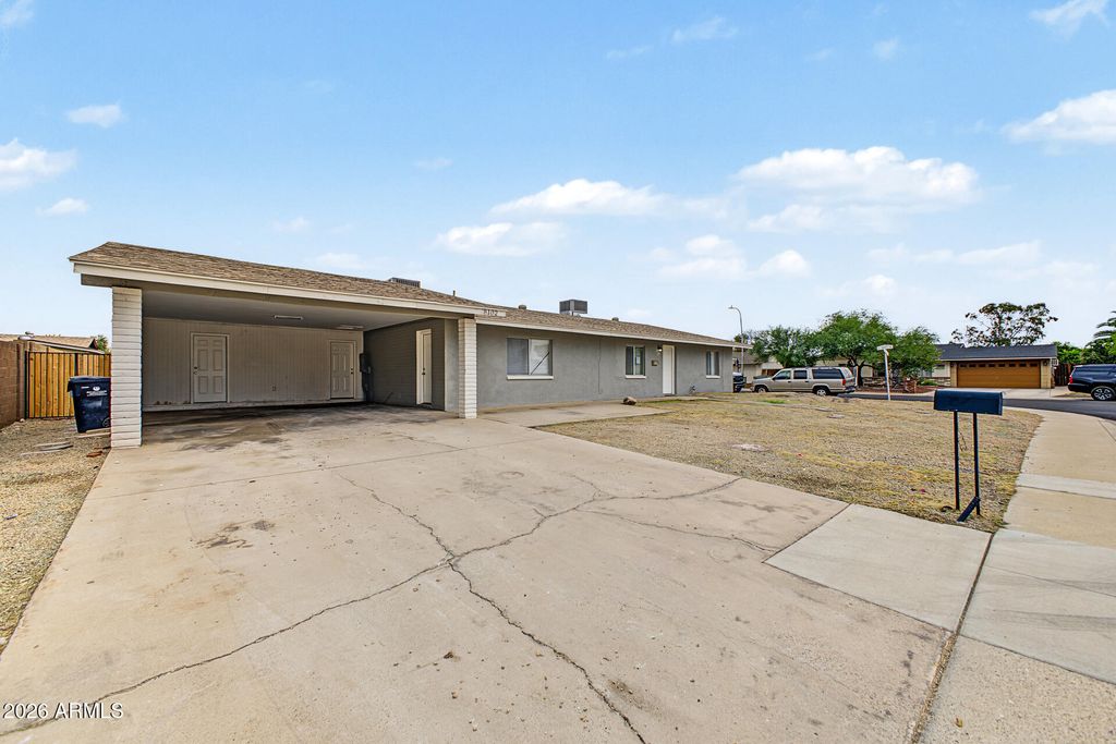 8102 W Heatherbrae Drive, Phoenix, AZ 85033 — photo 2