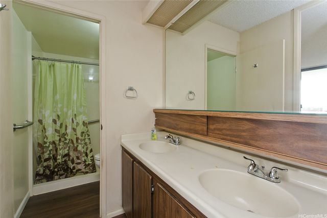 98-500 Koauka Loop 8M, Aiea, HI 96701