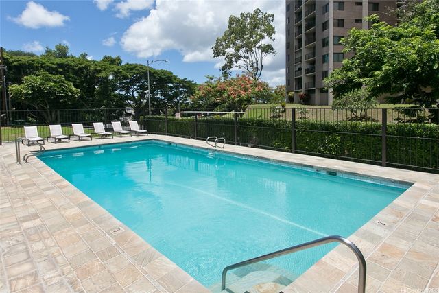 98-500 Koauka Loop 8M, Aiea, HI 96701