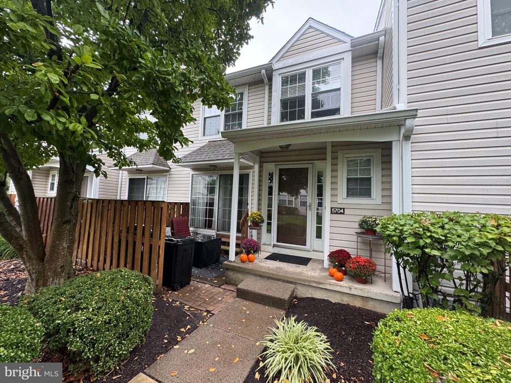 5704 SPRUCE MILL DR #427, YARDLEY, PA 19067 — exterior