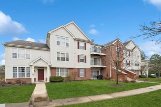 690 Mill Circle 206, Wheeling, IL 60090