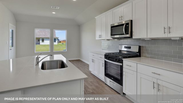 386 KOLBO CROSSING COVE, Lockhart, TX 78644