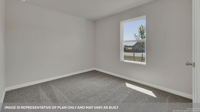 386 KOLBO CROSSING COVE, Lockhart, TX 78644