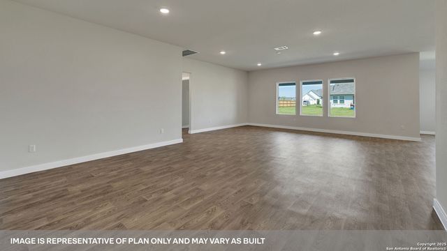 386 KOLBO CROSSING COVE, Lockhart, TX 78644
