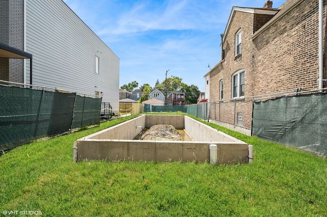 826 N Homan Avenue, Chicago, IL 60651