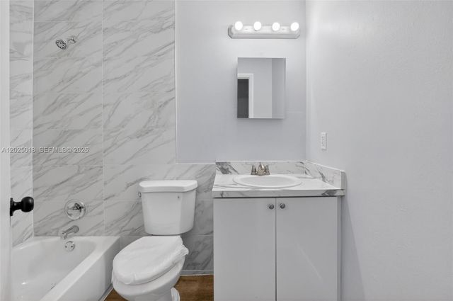 2109 Catherine Dr 4, Delray Beach, FL 33445