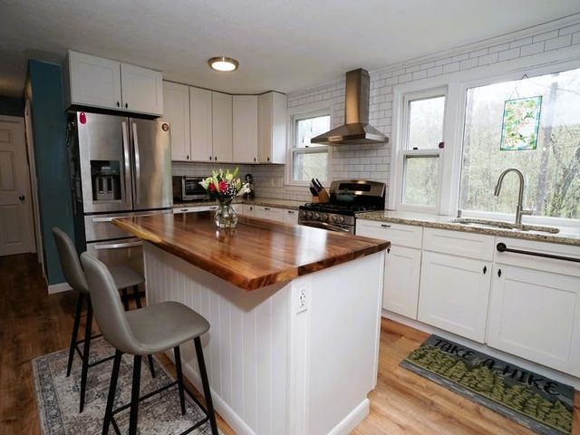 106 Page Road, Litchfield, NH 03052