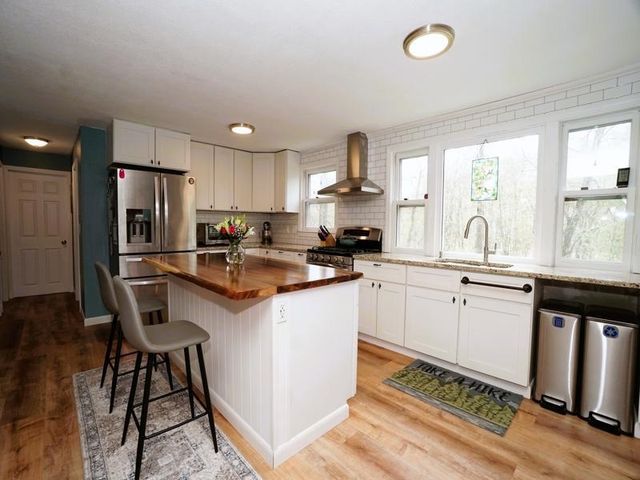 106 Page Road, Litchfield, NH 03052