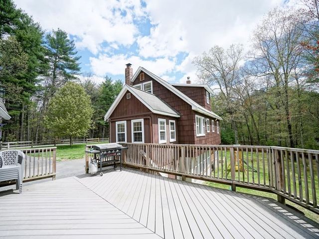 106 Page Road, Litchfield, NH 03052