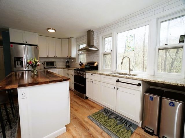 106 Page Road, Litchfield, NH 03052