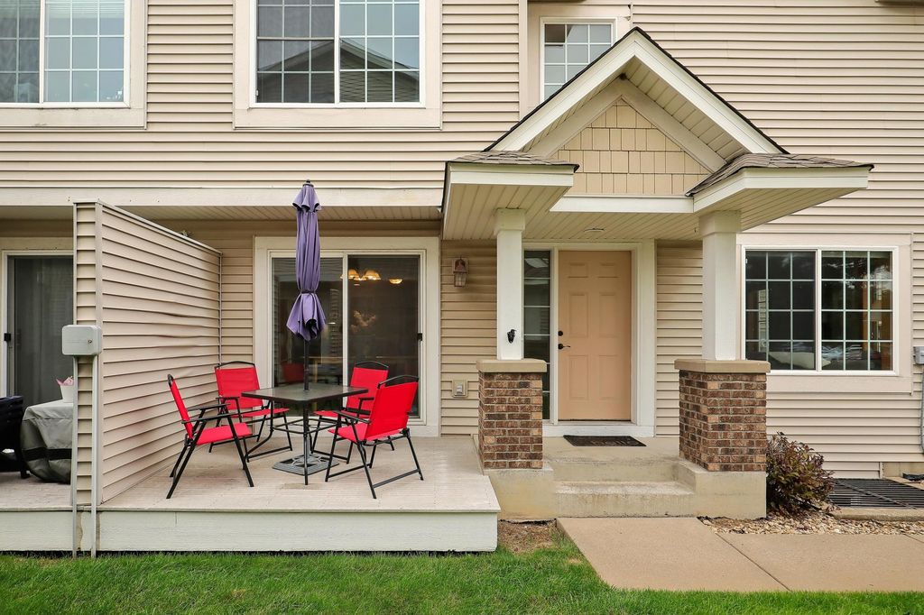 1645 County Road D E, Maplewood, MN 55109 — exterior