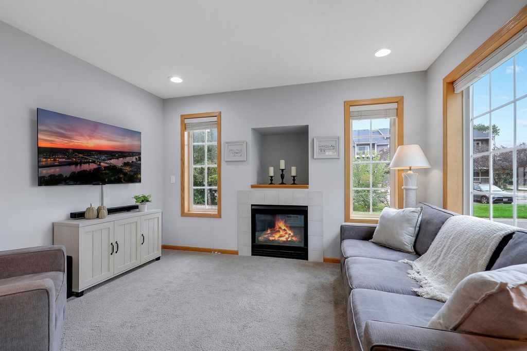 1645 County Road D E, Maplewood, MN 55109 — photo 2