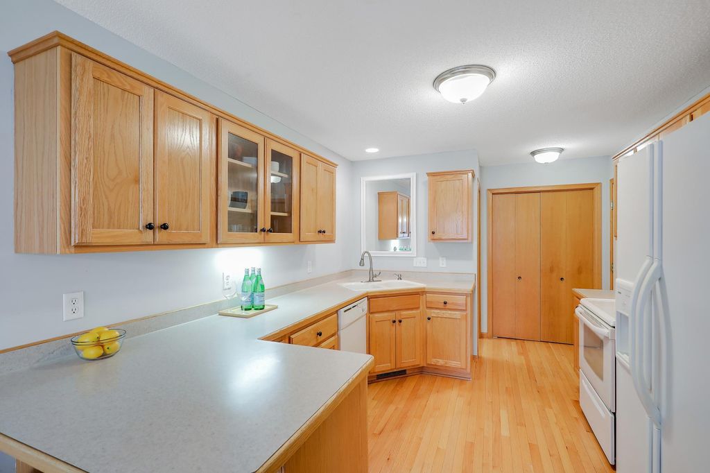 1645 County Road D E, Maplewood, MN 55109 — photo 4