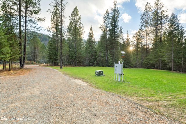 171 Beaver Pond Trl, Priest River, ID 83856