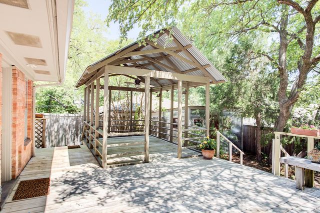 942 Bridget Lane, Dallas, TX 75218