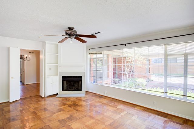 942 Bridget Lane, Dallas, TX 75218