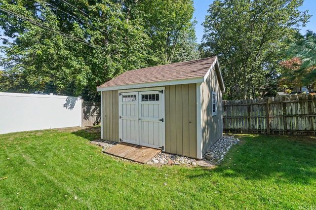1233 Heather Drive, Holland City, MI 49423