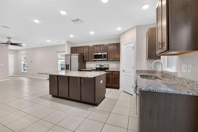 4718 SPATTER DOCK STREET, Tampa, FL 33610