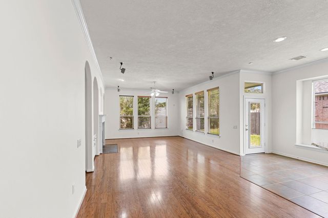 2404 S Venice Drive, Pearland, TX 77581