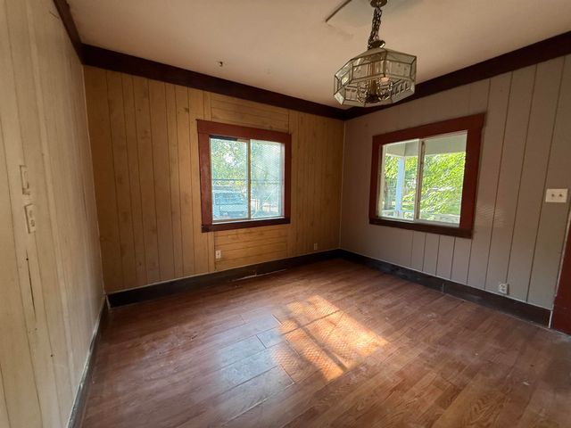 320 W 12th St N, Wichita, KS 67203