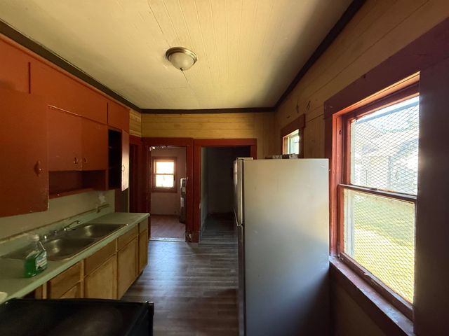 320 W 12th St N, Wichita, KS 67203