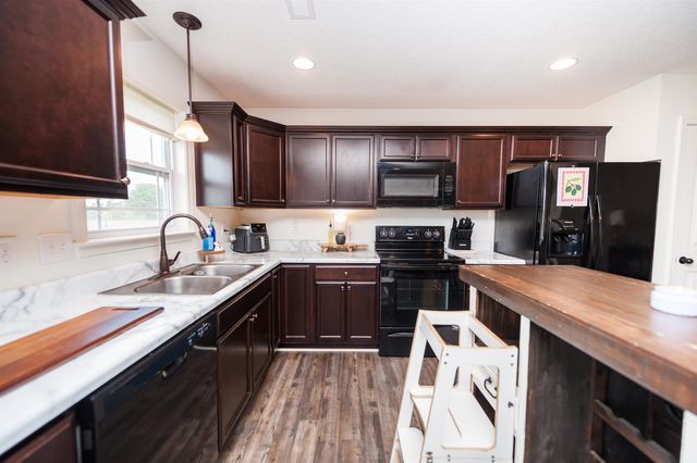 300 Brown Arrow Circle, Inman, SC 29349