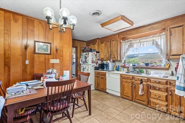 521 W Stokes Street, China Grove, NC 28023