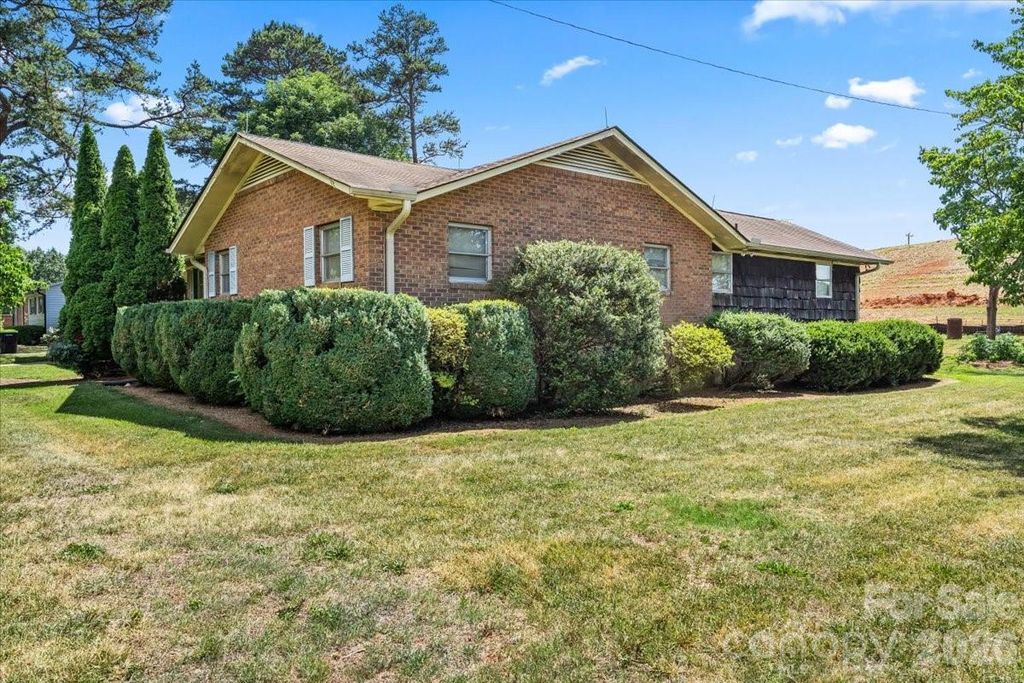 521 W Stokes Street, China Grove, NC 28023