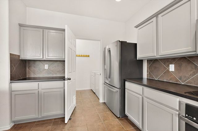 105 Canyon Court, Waxahachie, TX 75167