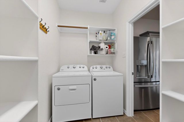 105 Canyon Court, Waxahachie, TX 75167