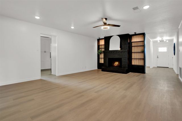 2910 W Crawford Street, Denison, TX 75020